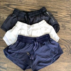 Lululemon Hottie hot shorts 2.5